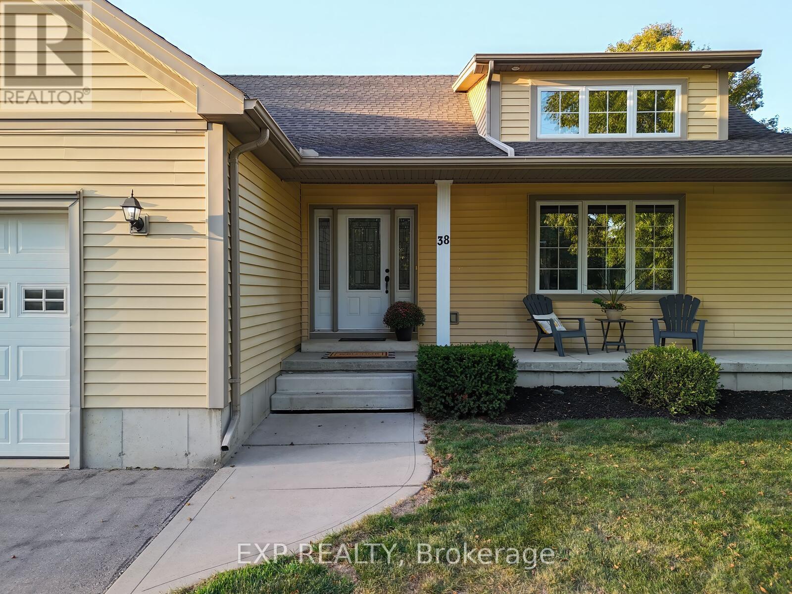 38 Fulton Street, Bayham, Ontario  N0J 1Z0 - Photo 2 - X12422737