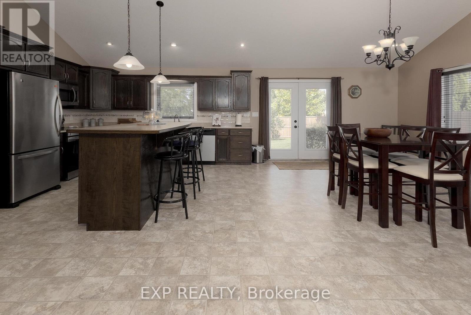 38 Fulton Street, Bayham, Ontario  N0J 1Z0 - Photo 4 - X12422737