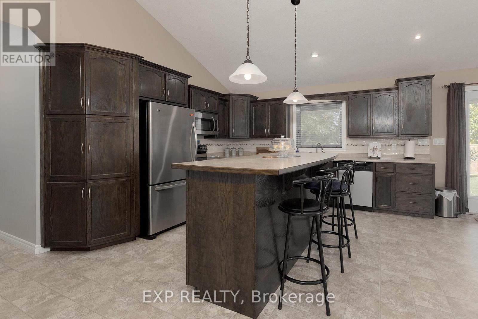 38 Fulton Street, Bayham, Ontario  N0J 1Z0 - Photo 8 - X12422737