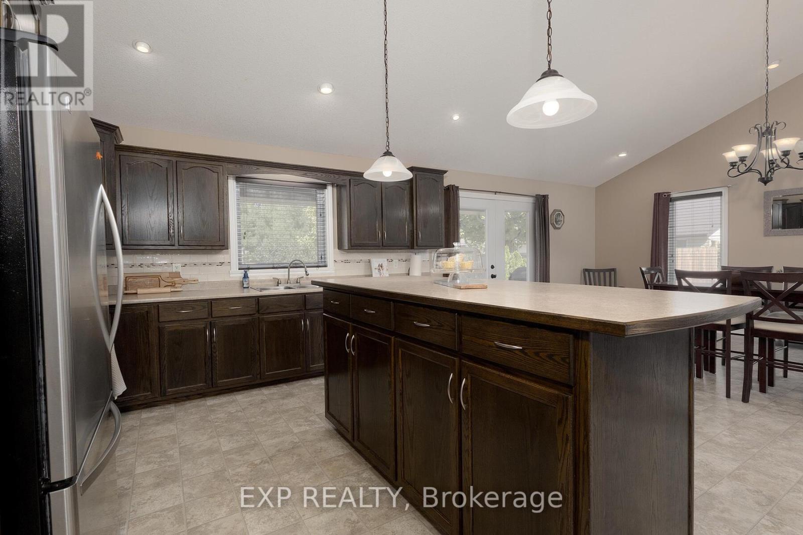 38 Fulton Street, Bayham, Ontario  N0J 1Z0 - Photo 9 - X12422737