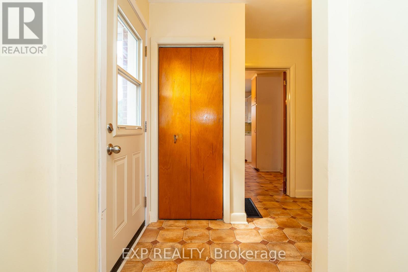 1008 Riddell Avenue S, Ottawa, Ontario  K2C 2J5 - Photo 10 - X12422733