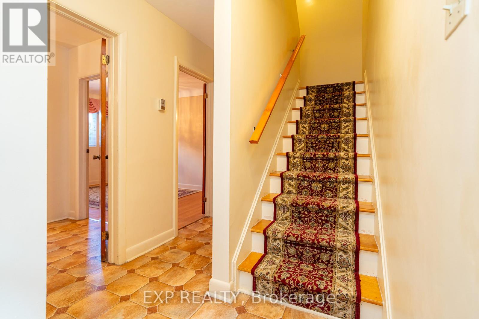 1008 Riddell Avenue S, Ottawa, Ontario  K2C 2J5 - Photo 11 - X12422733