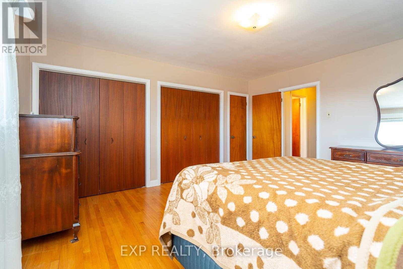 1008 Riddell Avenue S, Ottawa, Ontario  K2C 2J5 - Photo 14 - X12422733
