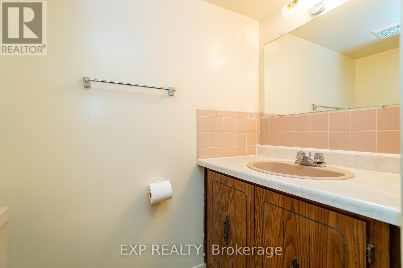 1008 Riddell Avenue S, Ottawa, Ontario  K2C 2J5 - Photo 15 - X12422733
