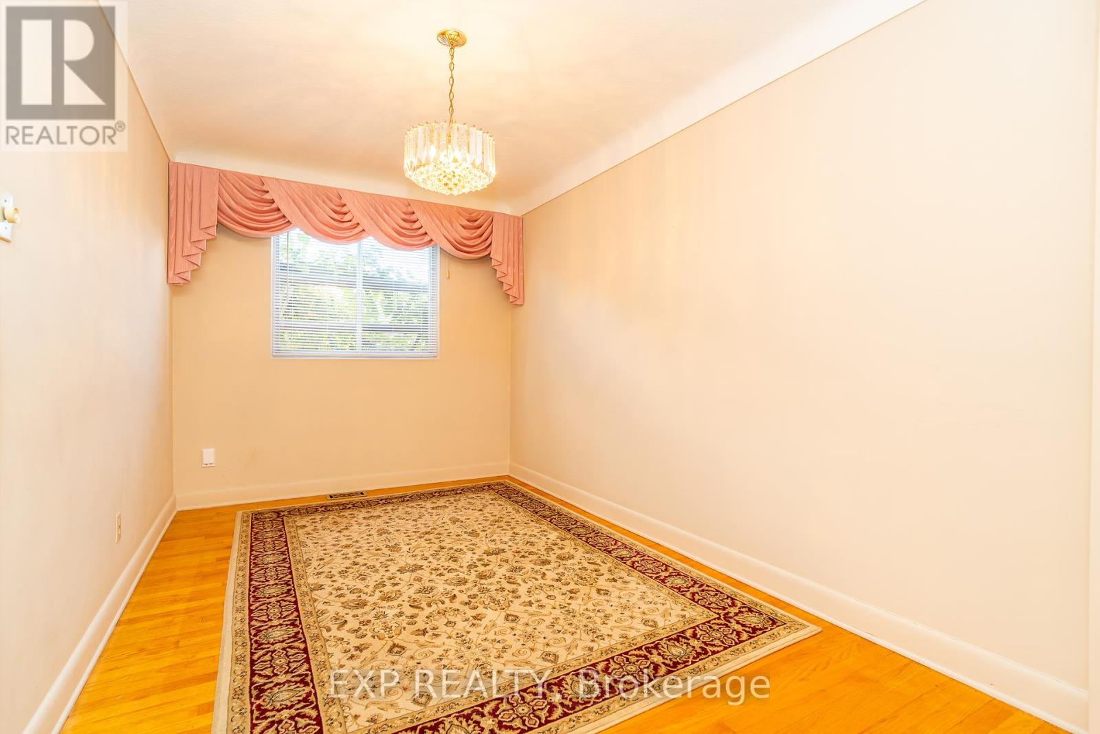 1008 Riddell Avenue S, Ottawa, Ontario  K2C 2J5 - Photo 17 - X12422733