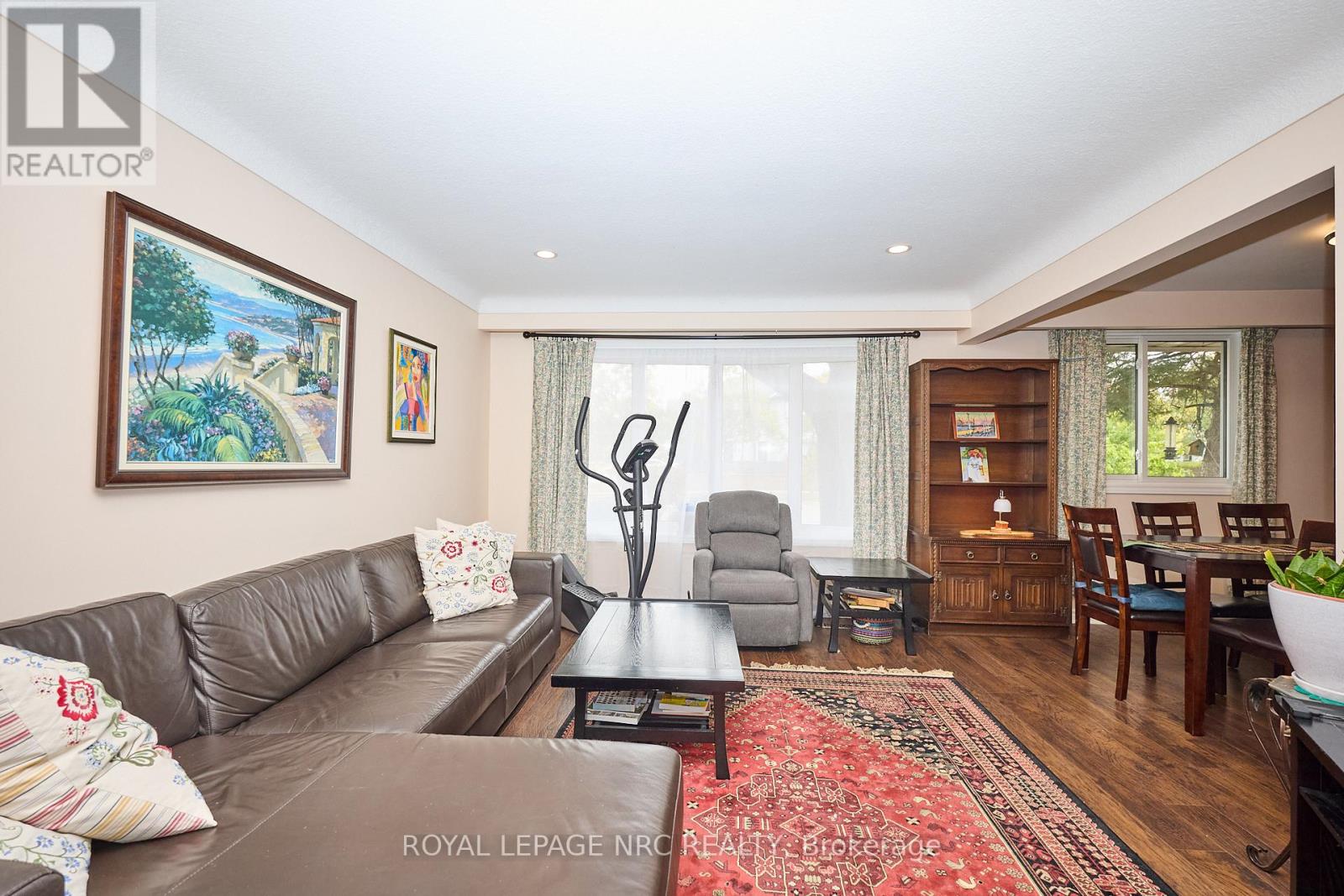 551 Geneva Street, St. Catharines, Ontario  L2N 2J1 - Photo 5 - X12422725