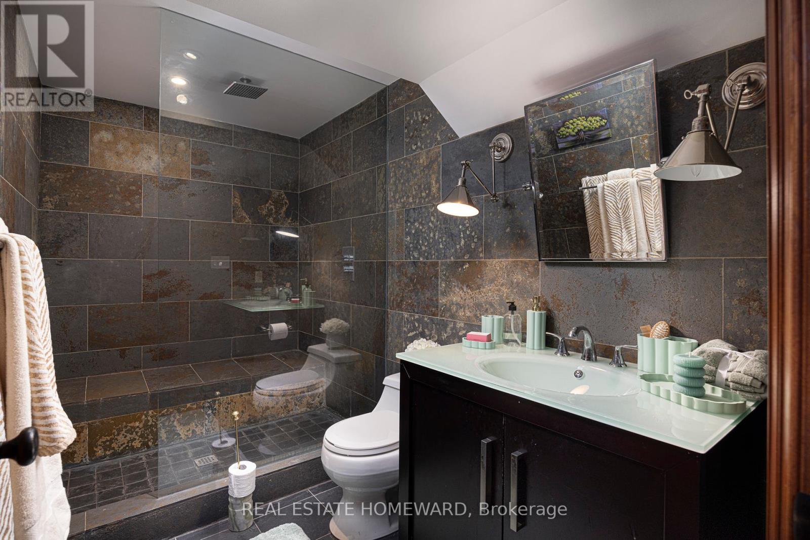 2 Park Avenue, Toronto, Ontario  M4E 1B6 - Photo 47 - E12422639