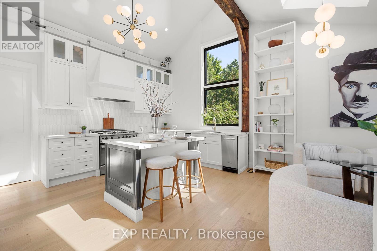 24 Shelswell Boulevard, Oro-Medonte, Ontario  L0L 2E0 - Photo 3 - S12381630