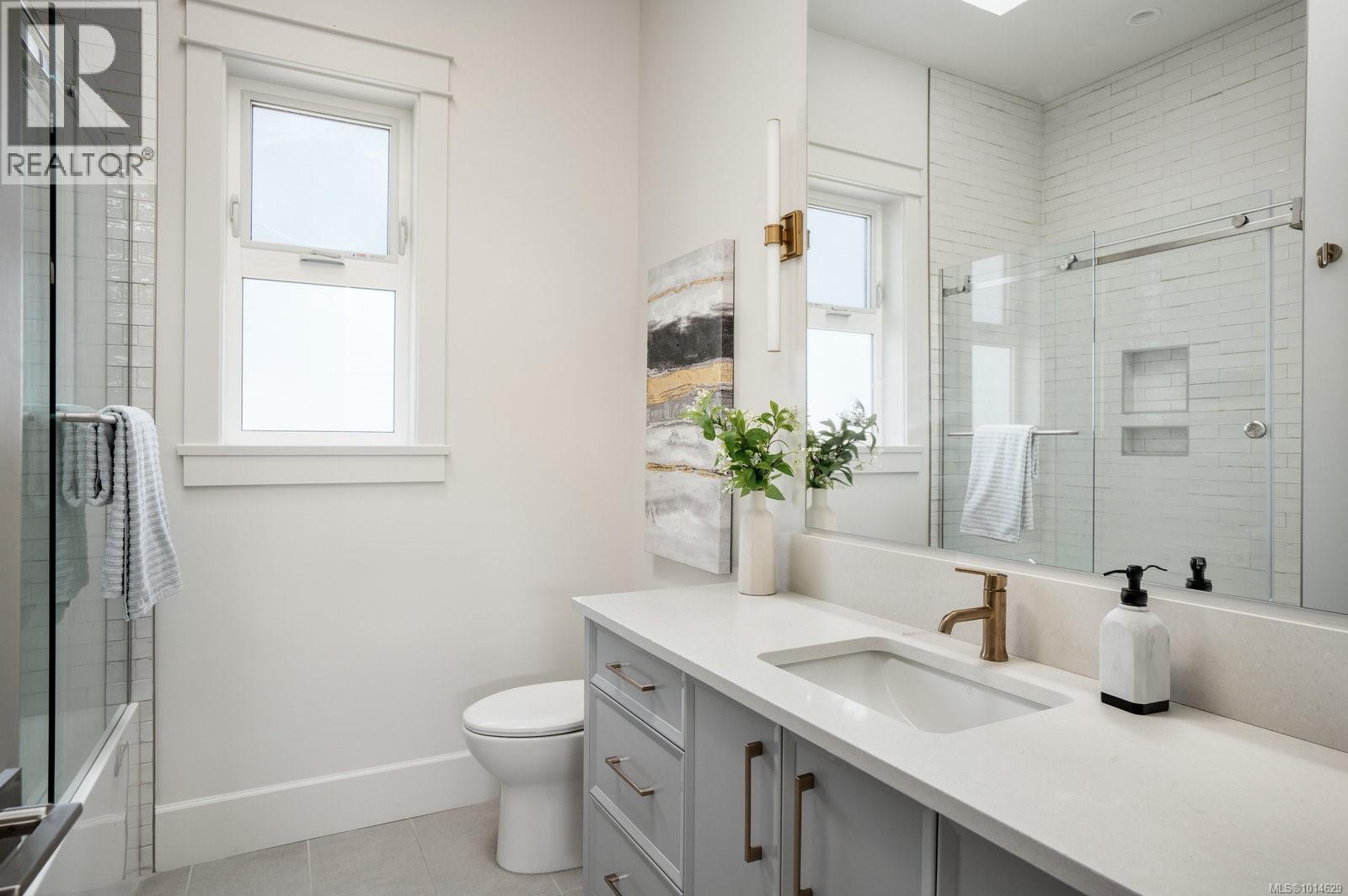 2639 Victor St, Victoria, British Columbia  V8R 4E3 - Photo 19 - 1014629