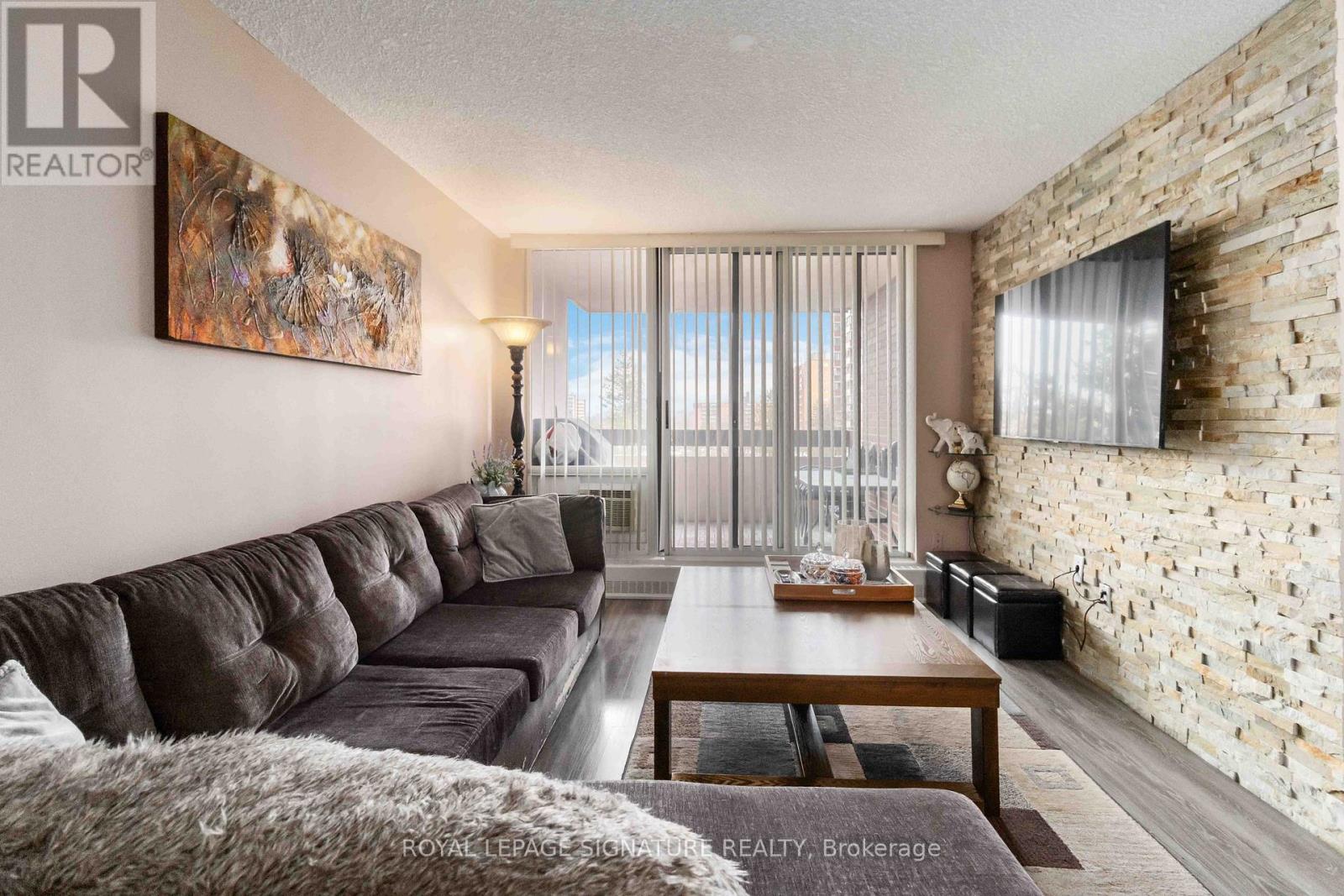512 - 1615 Bloor Street, Mississauga (Applewood), Ontario  L4X 1S2 - Photo 11 - W12422729
