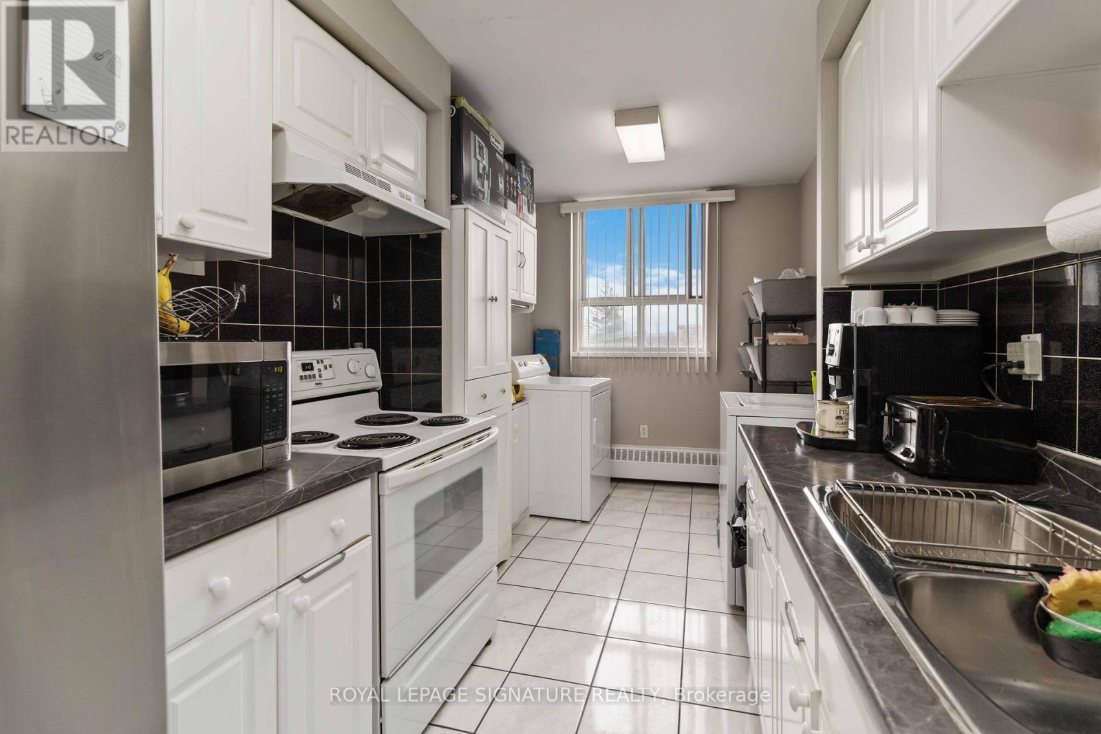 512 - 1615 Bloor Street, Mississauga (Applewood), Ontario  L4X 1S2 - Photo 15 - W12422729