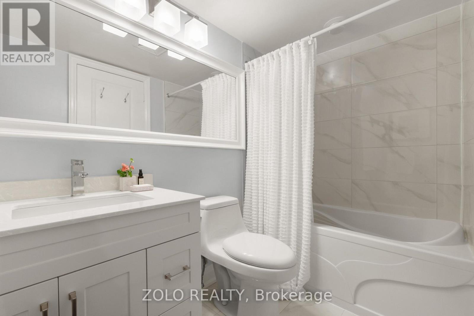 39 - 93 The Queensway, Toronto, Ontario  M6S 5A7 - Photo 12 - W12422745