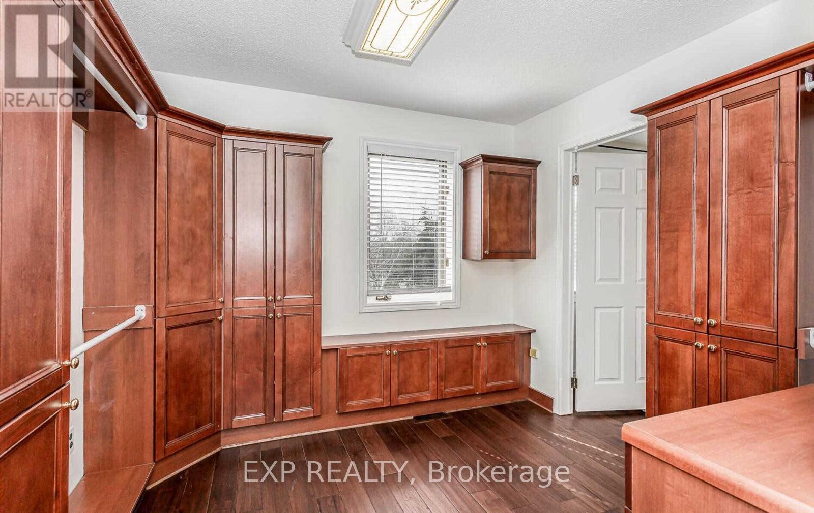 93 Waldie Road, Oakville, Ontario  L6L 6G5 - Photo 18 - W12422747