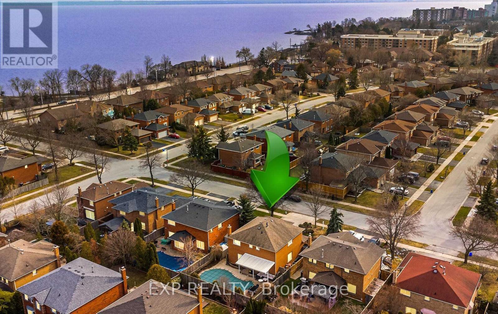 93 Waldie Road, Oakville, Ontario  L6L 6G5 - Photo 2 - W12422747