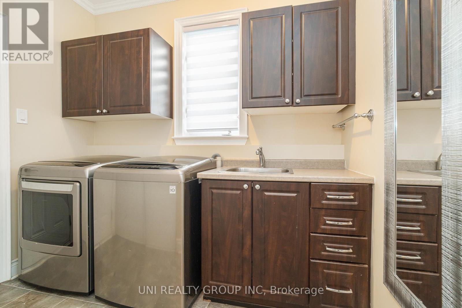 454 Cavesson Street, Ottawa, Ontario  K2V 0B8 - Photo 11 - X12422757