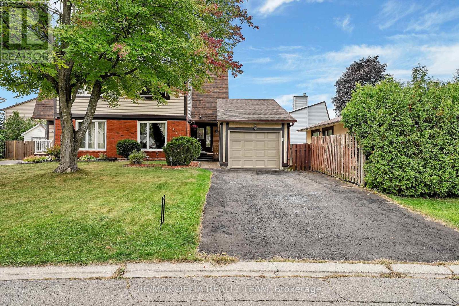 427 MOCKINGBIRD DRIVE, Ottawa, Ontario