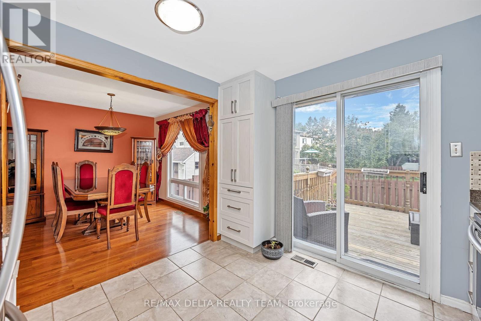 427 Mockingbird Drive, Ottawa, Ontario  K1E 2A8 - Photo 14 - X12422759