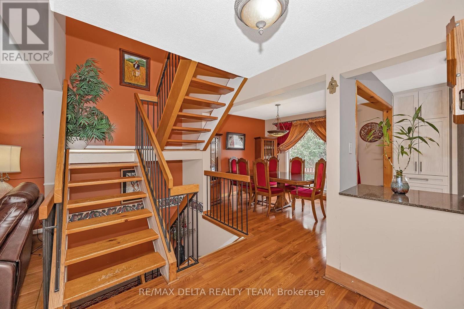 427 Mockingbird Drive, Ottawa, Ontario  K1E 2A8 - Photo 18 - X12422759