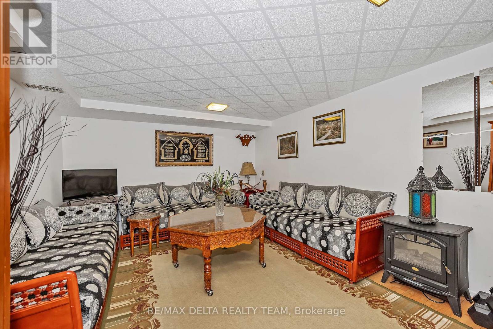 427 Mockingbird Drive, Ottawa, Ontario  K1E 2A8 - Photo 27 - X12422759