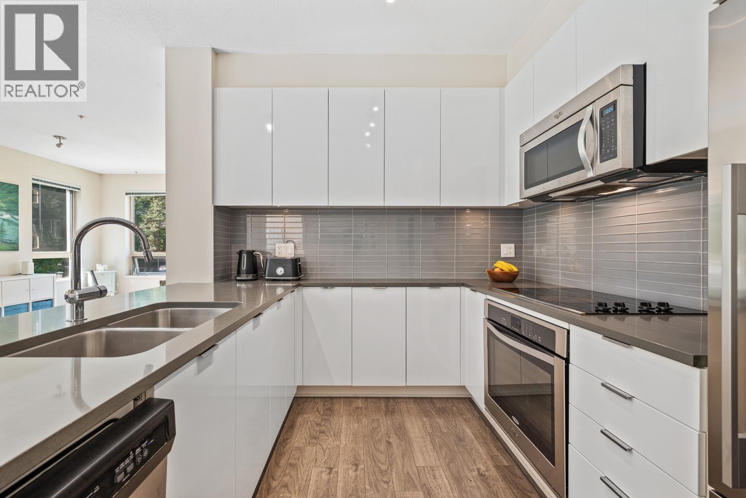 206 2665 Mountain Highway, North Vancouver, British Columbia  V7J 0A8 - Photo 8 - R3051637