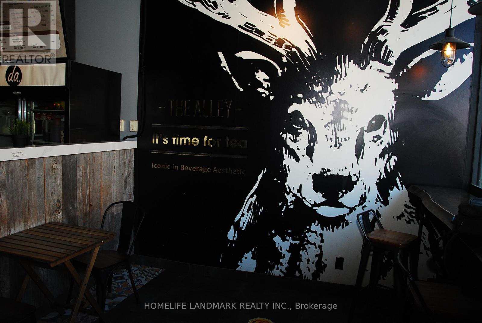 621 Bloor Street W, Toronto, Ontario  M6G 1K8 - Photo 3 - C12422765