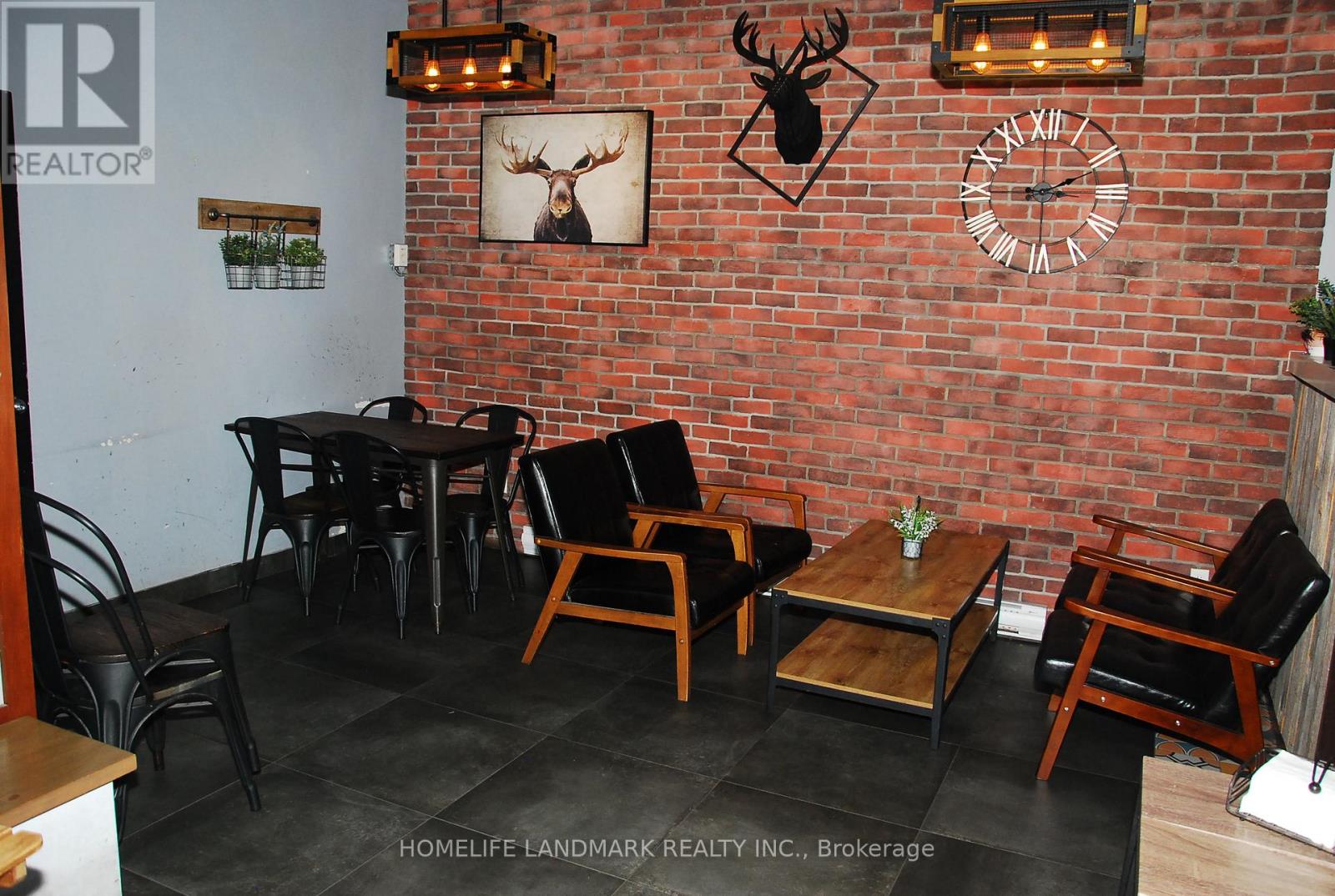 621 Bloor Street W, Toronto, Ontario  M6G 1K8 - Photo 5 - C12422765