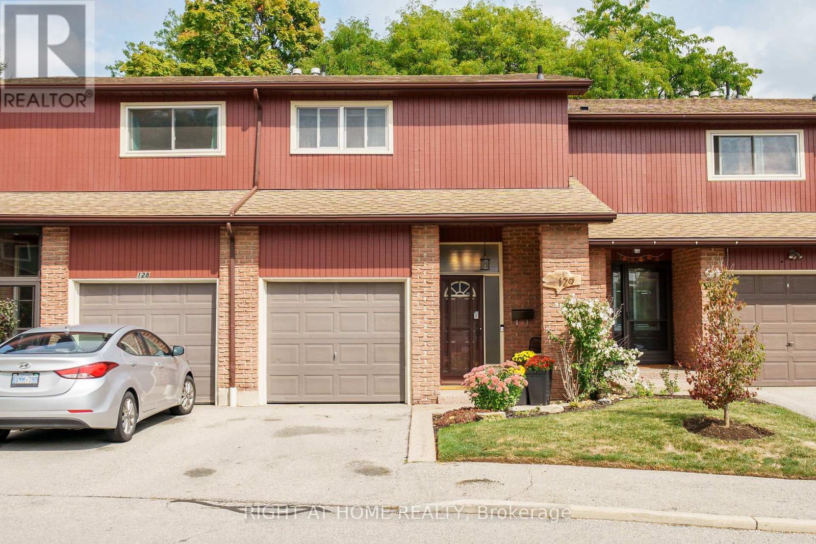 129 - 2301 Cavendish Drive, Burlington, Ontario  L7P 3M3 - Photo 3 - W12422768