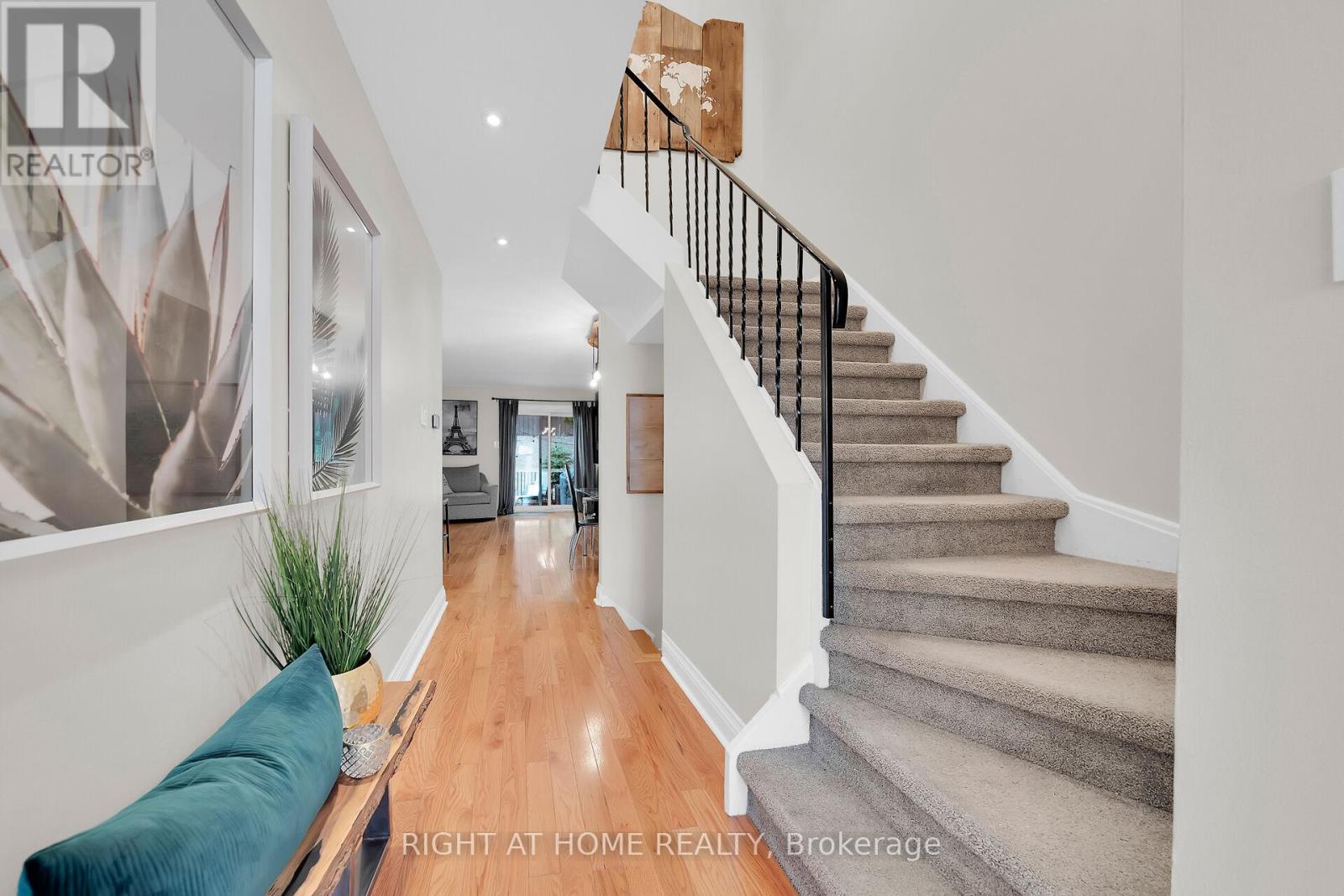 129 - 2301 Cavendish Drive, Burlington, Ontario  L7P 3M3 - Photo 6 - W12422768