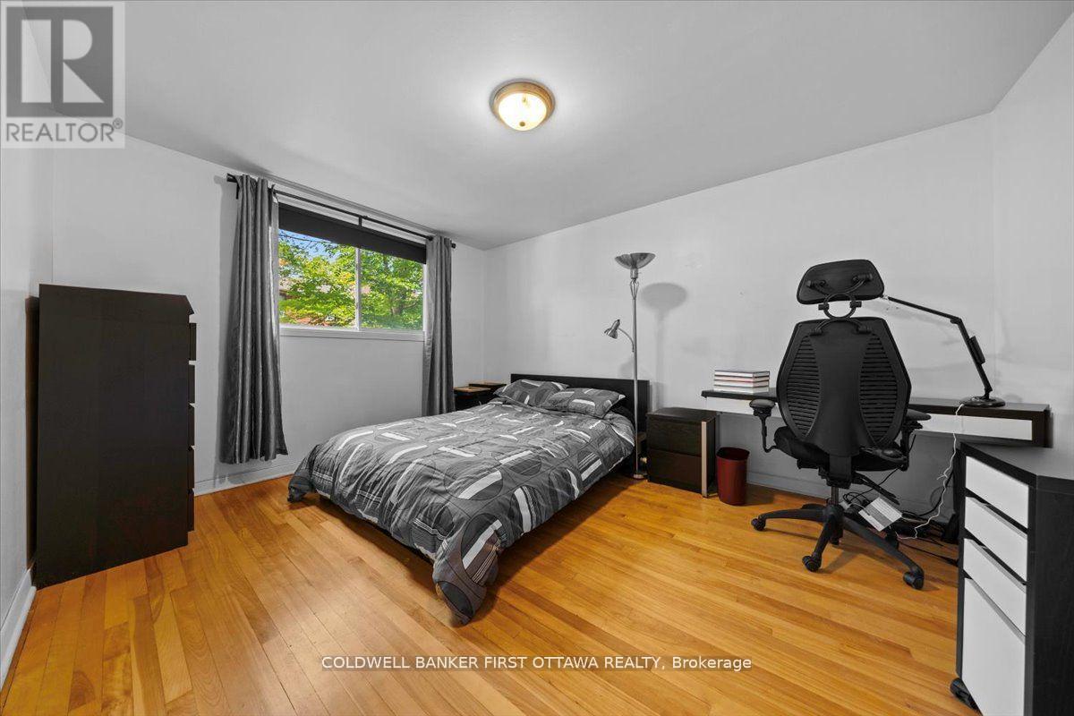 902 Watson Street, Ottawa, Ontario  K2B 6B9 - Photo 14 - X12422769