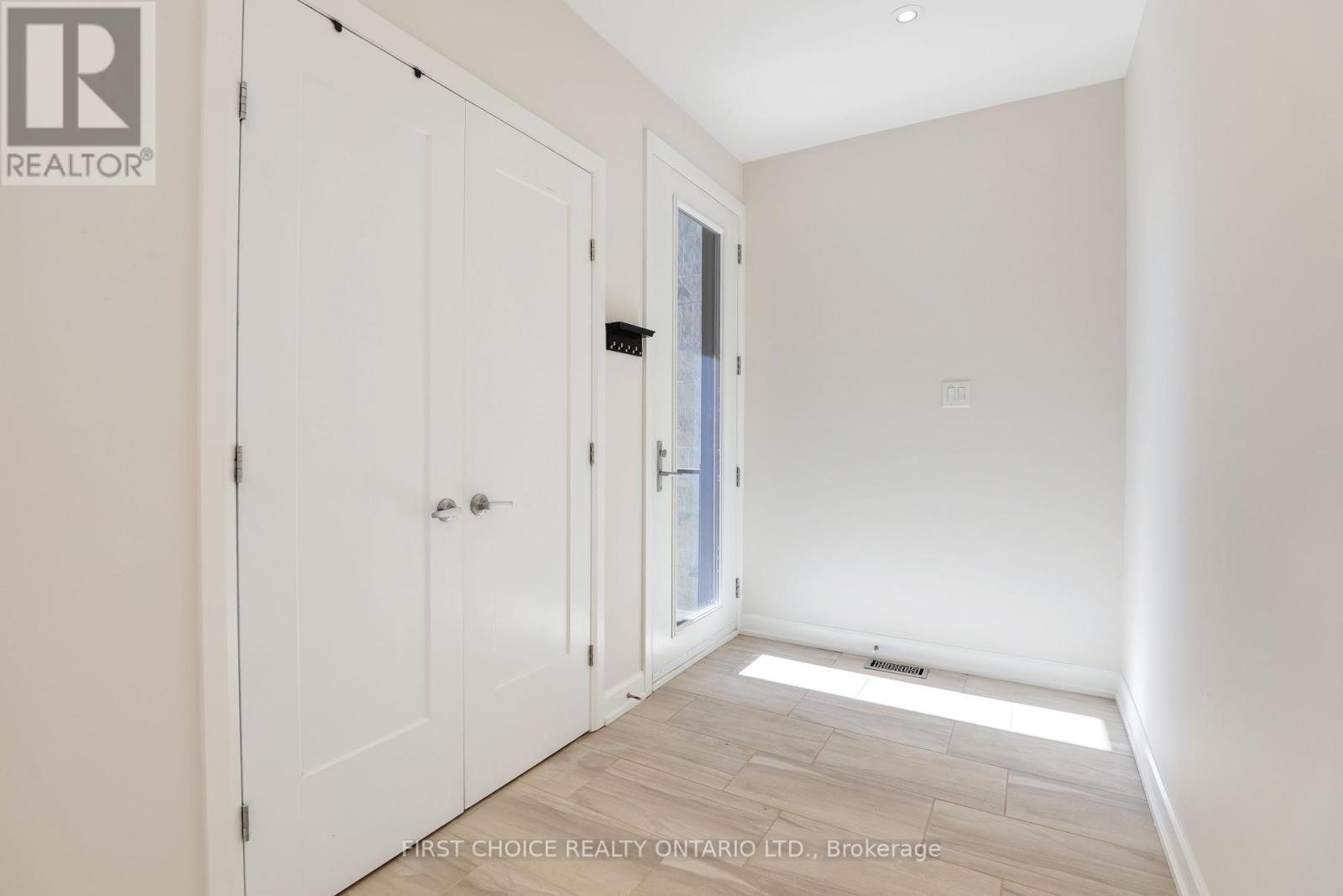 127 Clegg Street, Ottawa, Ontario  K1S 5P7 - Photo 3 - X12422784
