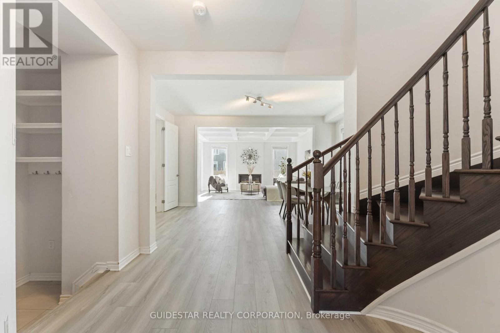 28 Oxalis Crescent, Ottawa, Ontario  K2V 0J6 - Photo 4 - X12422785