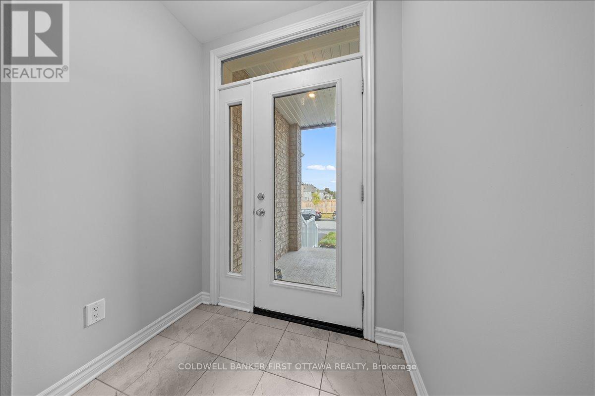 505 Sonmarg Crescent, Ottawa, Ontario  K2J 7A6 - Photo 3 - X12422796