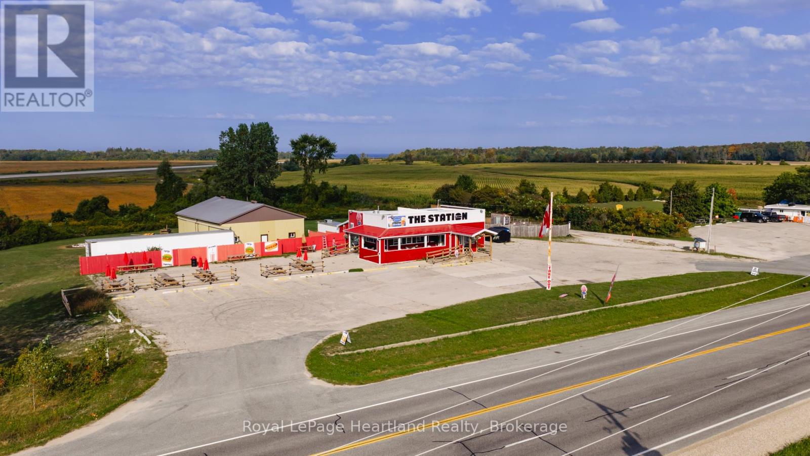 81643 Bluewater Highway, Ashfield-Colborne-Wawanosh, Ontario  N7A 3Y2 - Photo 2 - X12422789