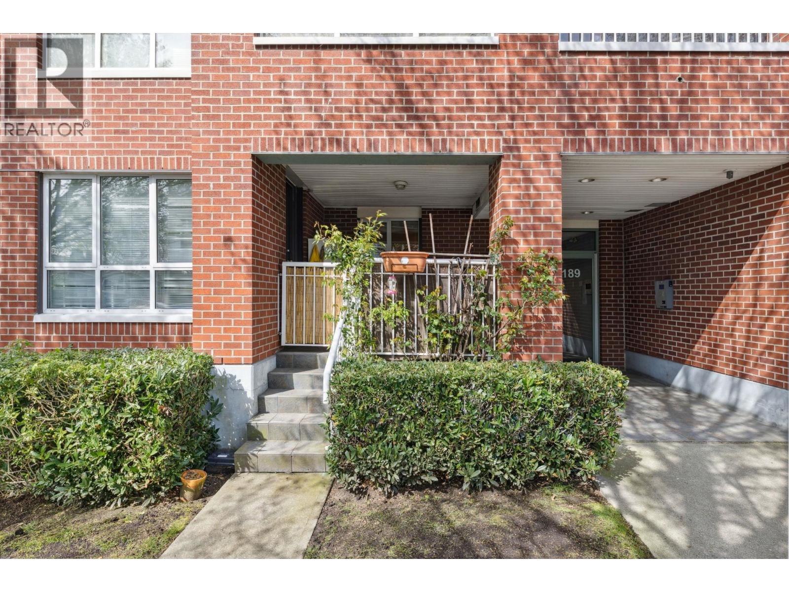 101 189 ONTARIO PLACE, Vancouver, British Columbia