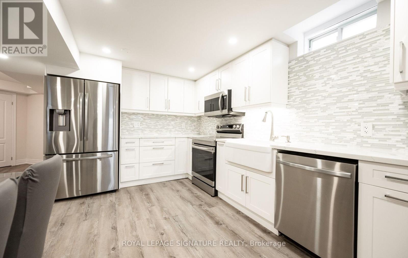 5615 Heatherleigh Avenue, Mississauga (East Credit), Ontario  L5V 2V7 - Photo 3 - W12422786