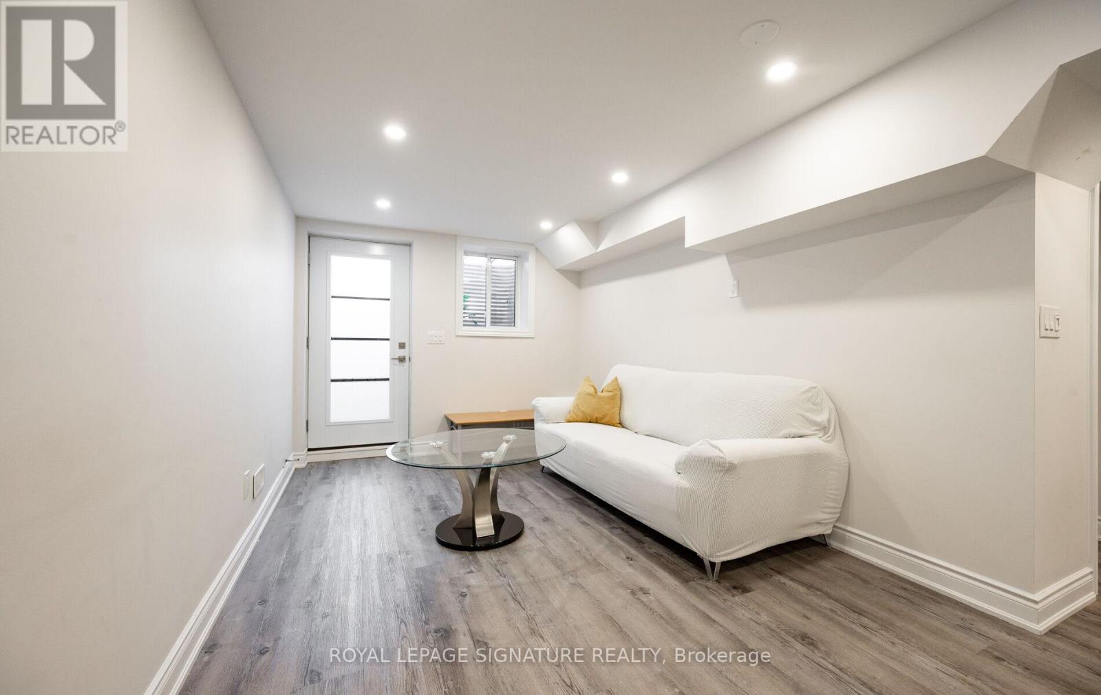 5615 Heatherleigh Avenue, Mississauga (East Credit), Ontario  L5V 2V7 - Photo 8 - W12422786