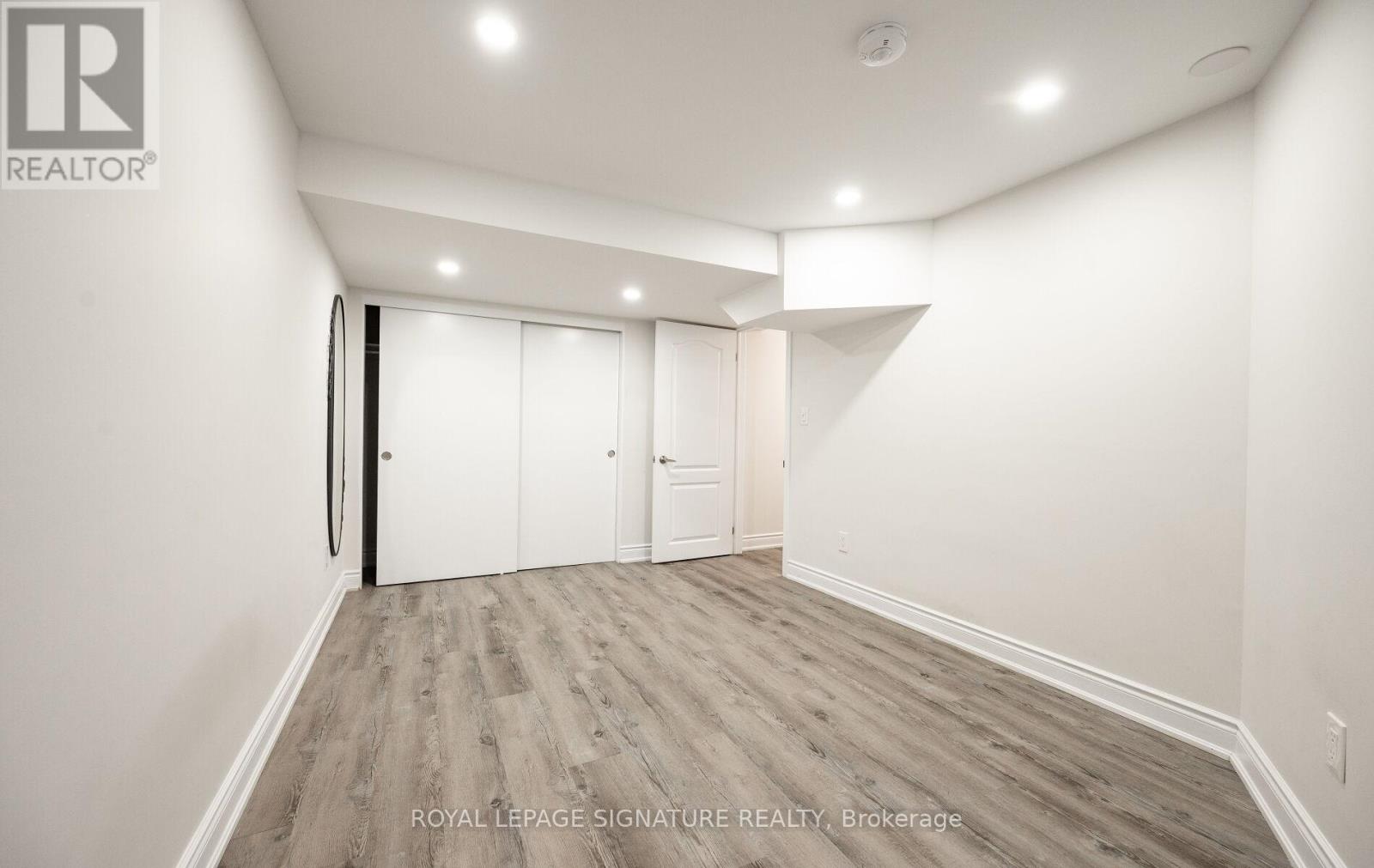 5615 Heatherleigh Avenue, Mississauga (East Credit), Ontario  L5V 2V7 - Photo 9 - W12422786