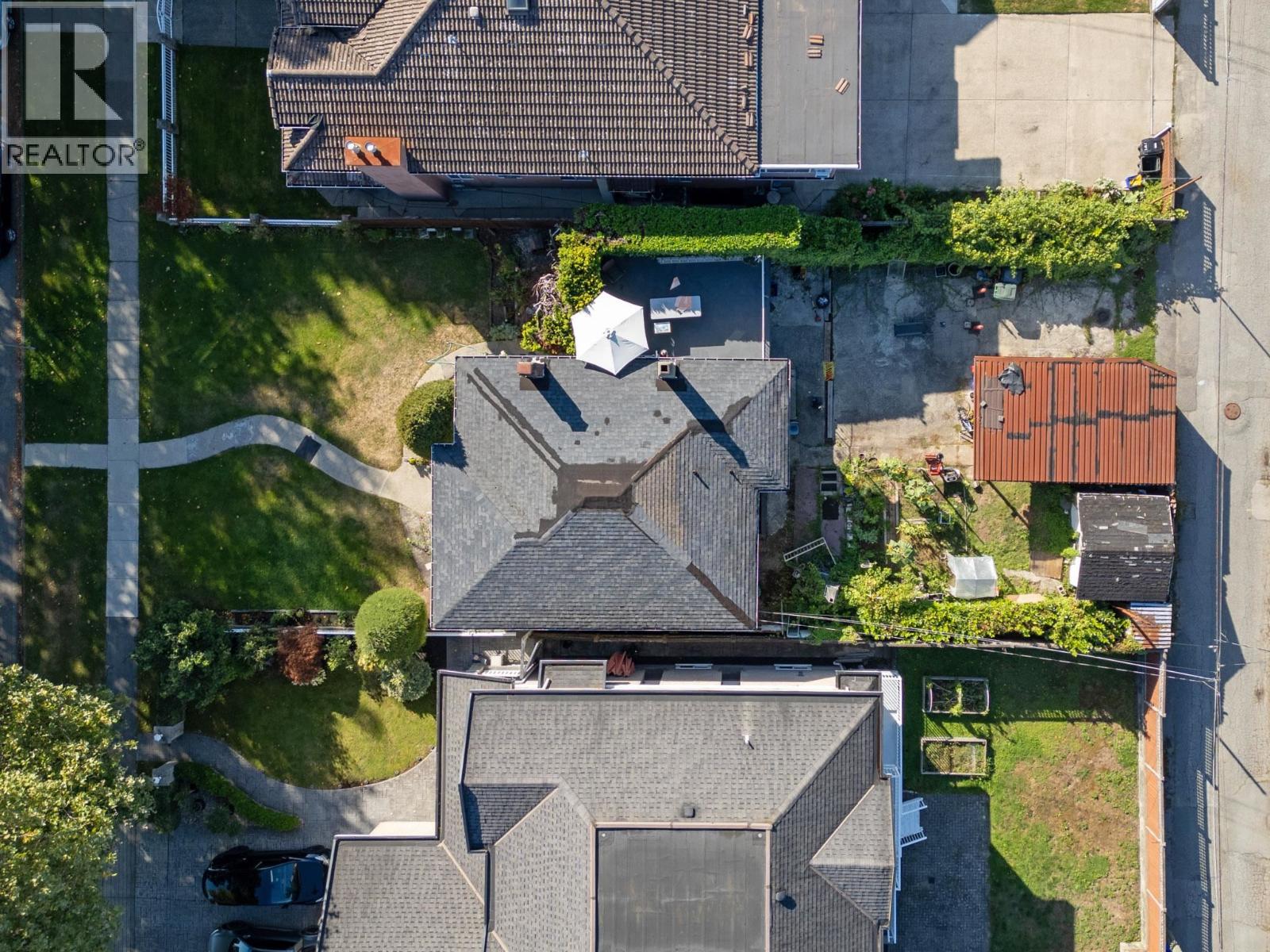 3929 Triumph Street, Burnaby, British Columbia  V5C 1Y9 - Photo 2 - R3047793