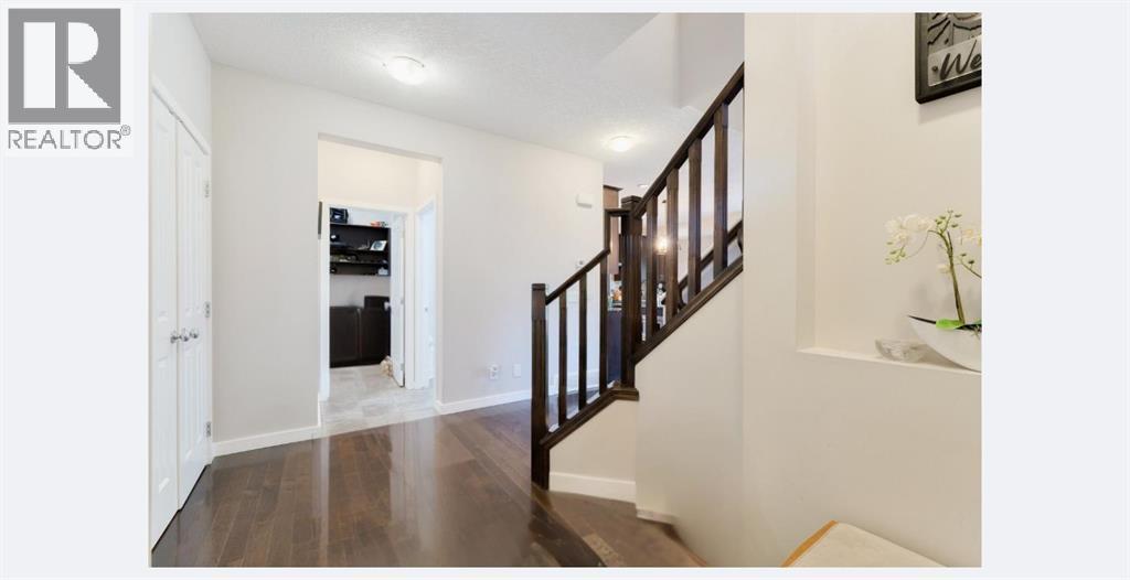40 Sunrise Terrace, Cochrane, Alberta  T4C 0V3 - Photo 4 - A2248798