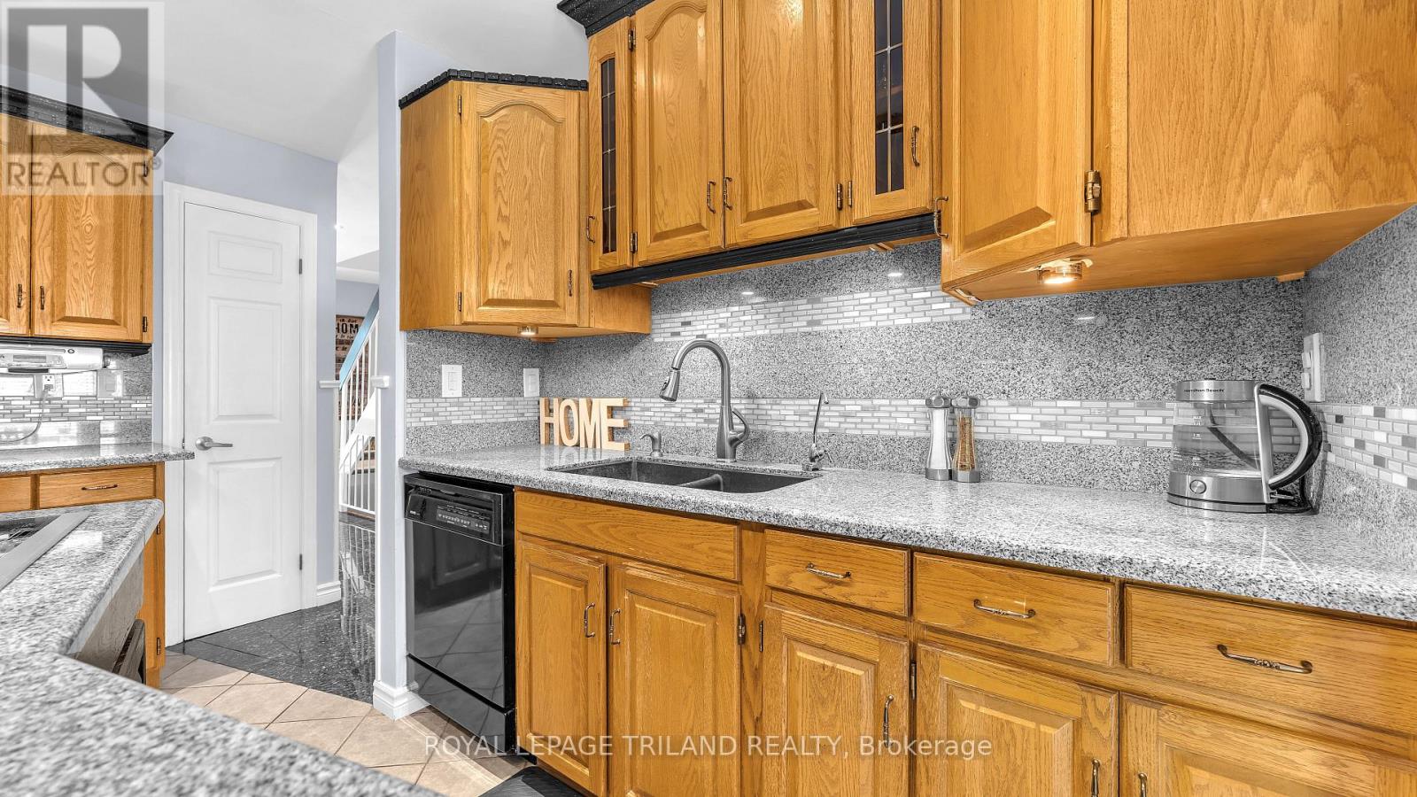 151 Brixham Crescent, London South, Ontario  N6K 1K9 - Photo 14 - X12383914