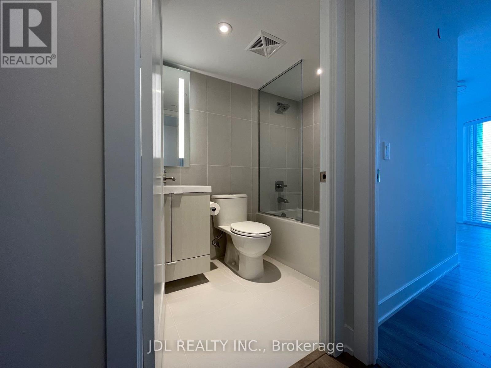 1102 - 575 Bloor Street E, Toronto, Ontario  M4W 0B2 - Photo 5 - C12422811