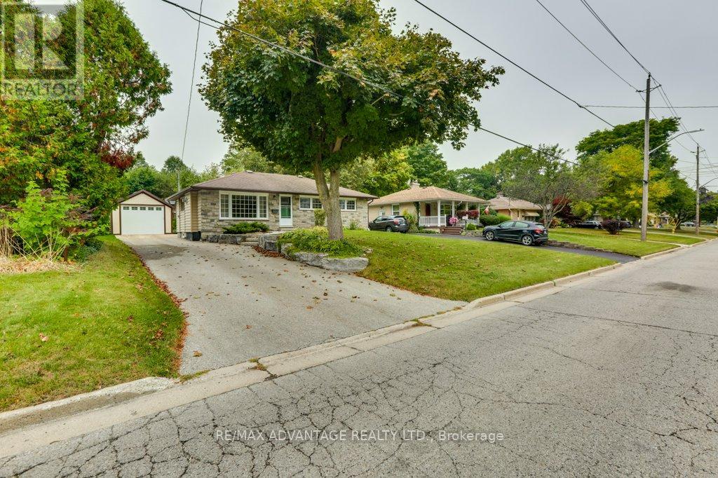 303 Griffith Street, London South, Ontario  N6K 2R5 - Photo 4 - X12420619