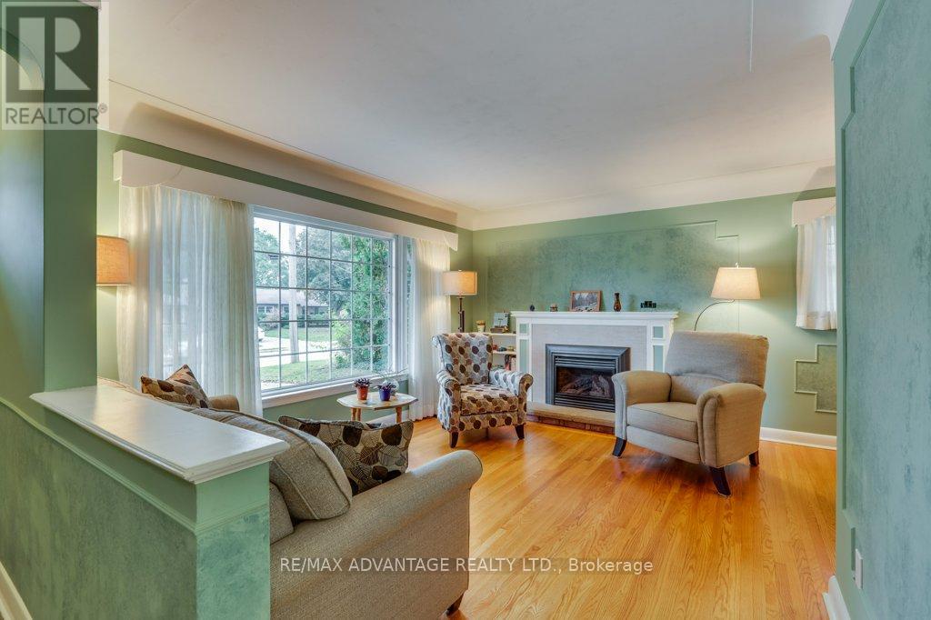 303 Griffith Street, London South, Ontario  N6K 2R5 - Photo 6 - X12420619