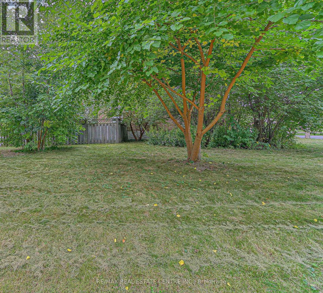1292 Crossfield Bend, Mississauga, Ontario  L5G 3P4 - Photo 13 - W12422802