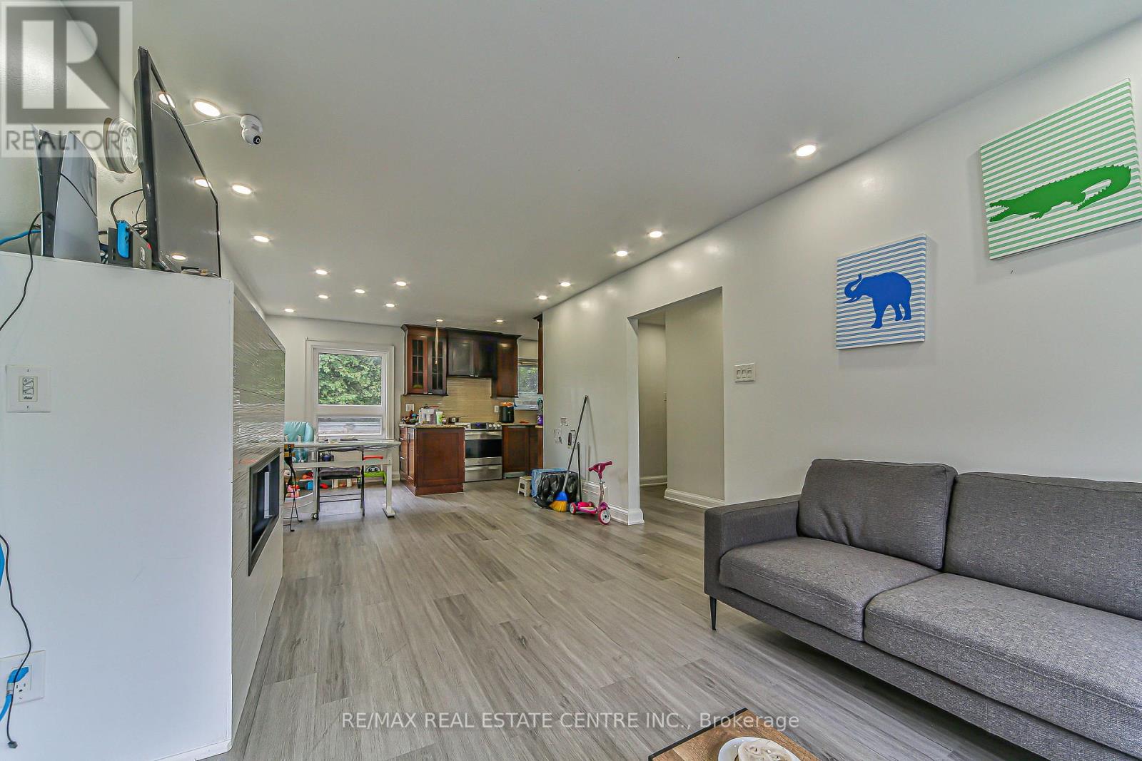 1292 Crossfield Bend, Mississauga, Ontario  L5G 3P4 - Photo 21 - W12422802