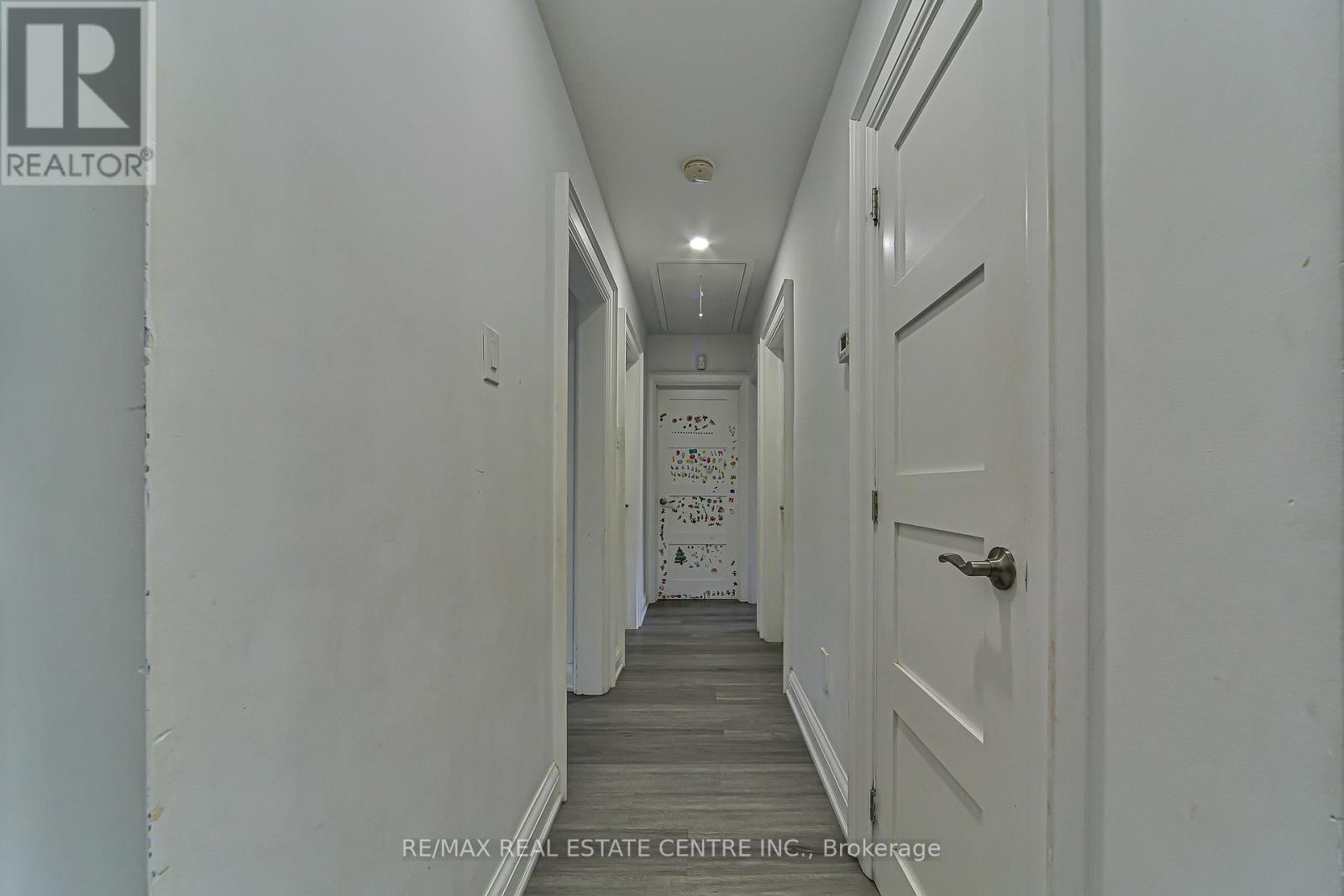 1292 Crossfield Bend, Mississauga, Ontario  L5G 3P4 - Photo 24 - W12422802