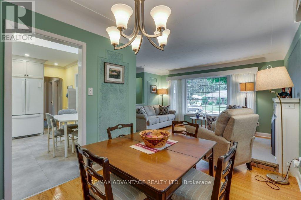 303 Griffith Street, London South, Ontario  N6K 2R5 - Photo 11 - X12420619