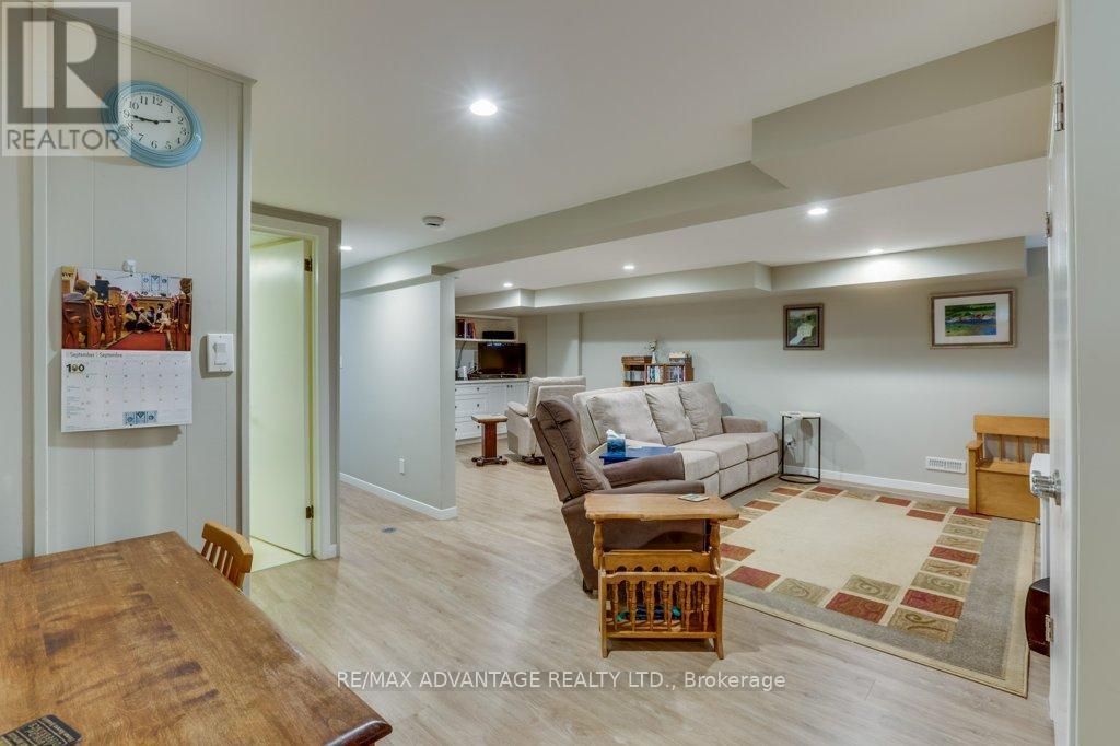 303 Griffith Street, London South, Ontario  N6K 2R5 - Photo 23 - X12420619