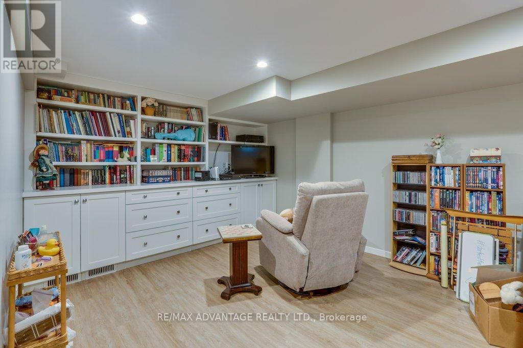 303 Griffith Street, London South, Ontario  N6K 2R5 - Photo 27 - X12420619