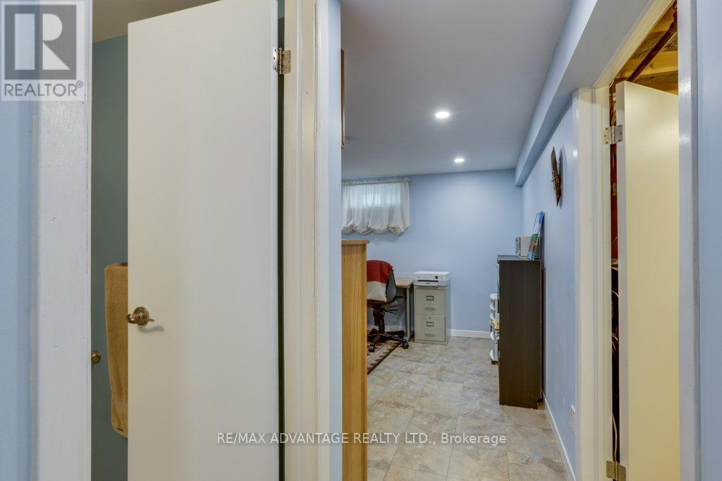 303 Griffith Street, London South, Ontario  N6K 2R5 - Photo 29 - X12420619
